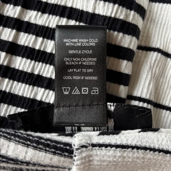 Ali Miles Black and White Striped Long Sleeve Top - Picture 5 of 8